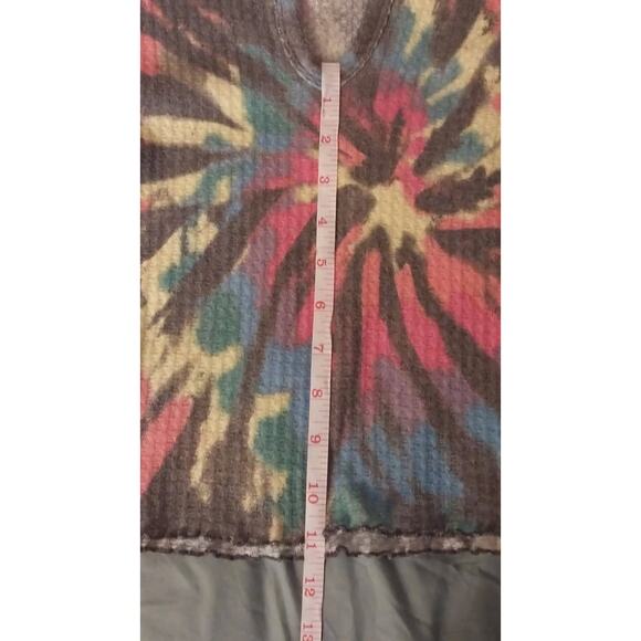 NWOT Form Fitting Spiral Tie-Dye Ribbed CropTop By Sugar & Jade Girls Size Large - Picture 7 of 7